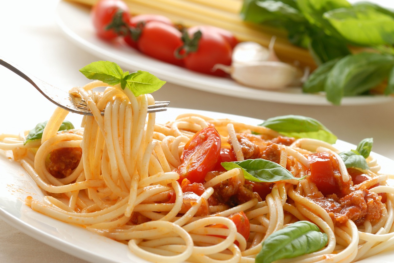 Spaghetti al pomodoro, costano di più, rincari lungo la filiera