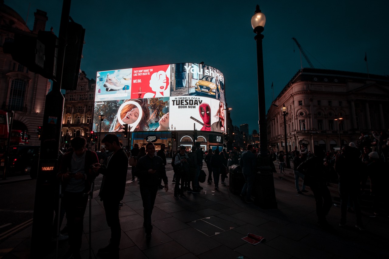 Tax credit, manifesti pubblicitari al via le domande per il credito d’imposta