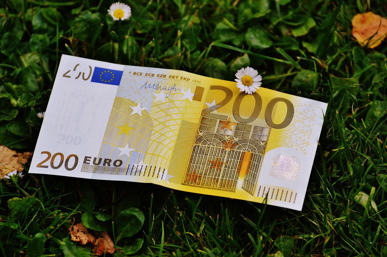 Reddito di cittadinanza: bonus 200 euro si può avere in contanti?