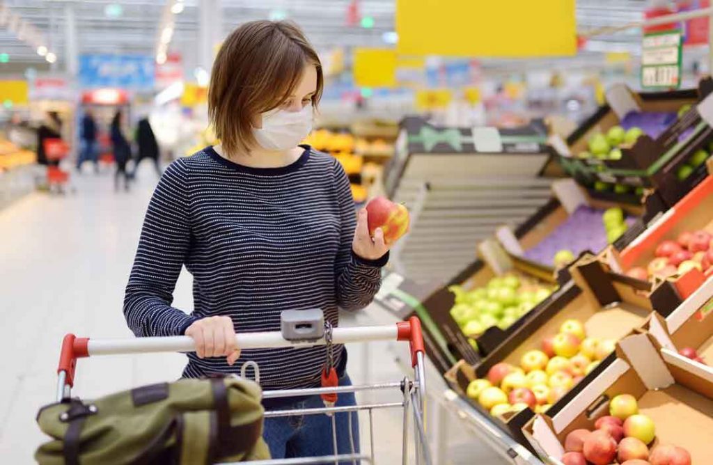 Caro spesa, arriva la card per i più bisognosi dal prossimo mese