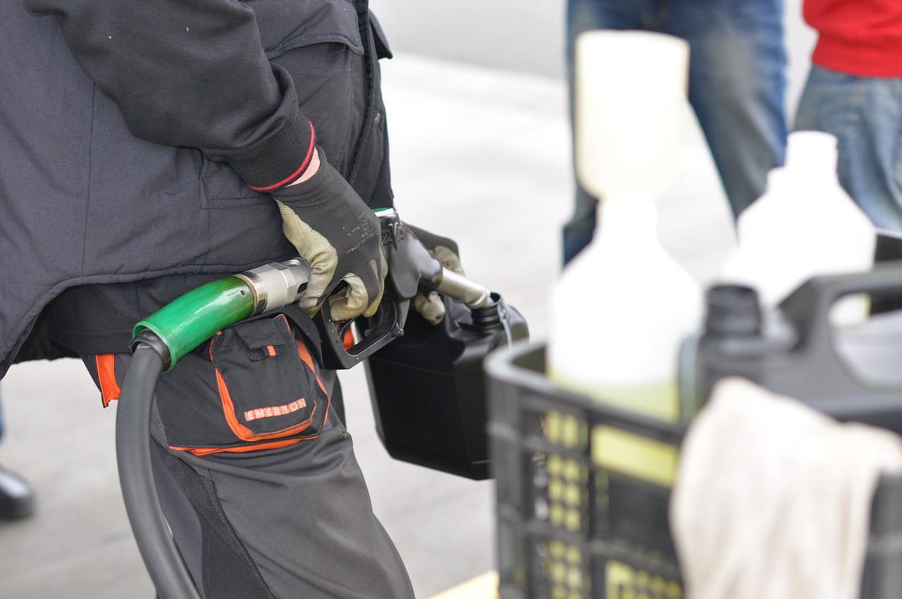 Carburanti: nuovi rialzi dei prezzi per benzina e diesel