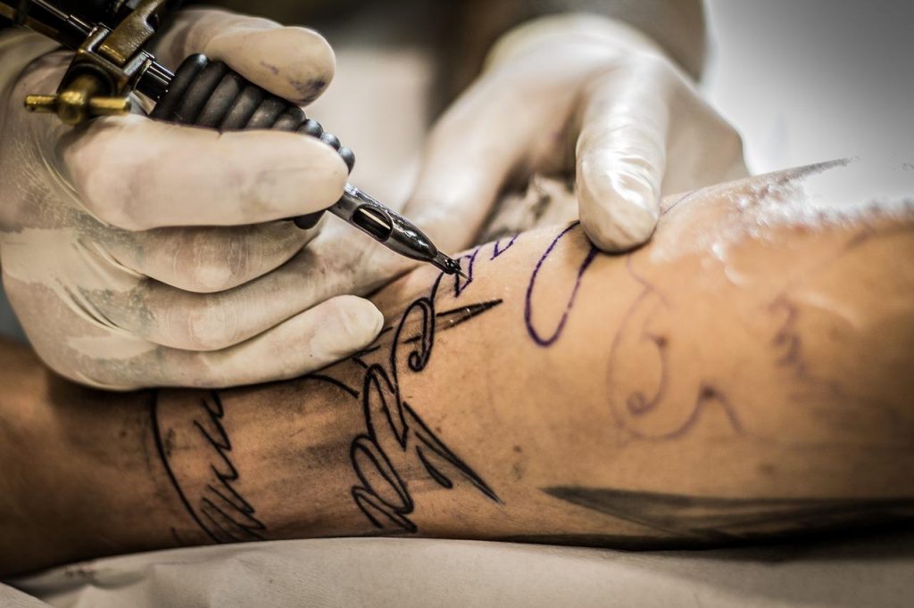 concorso guardia di finanza tatuaggio