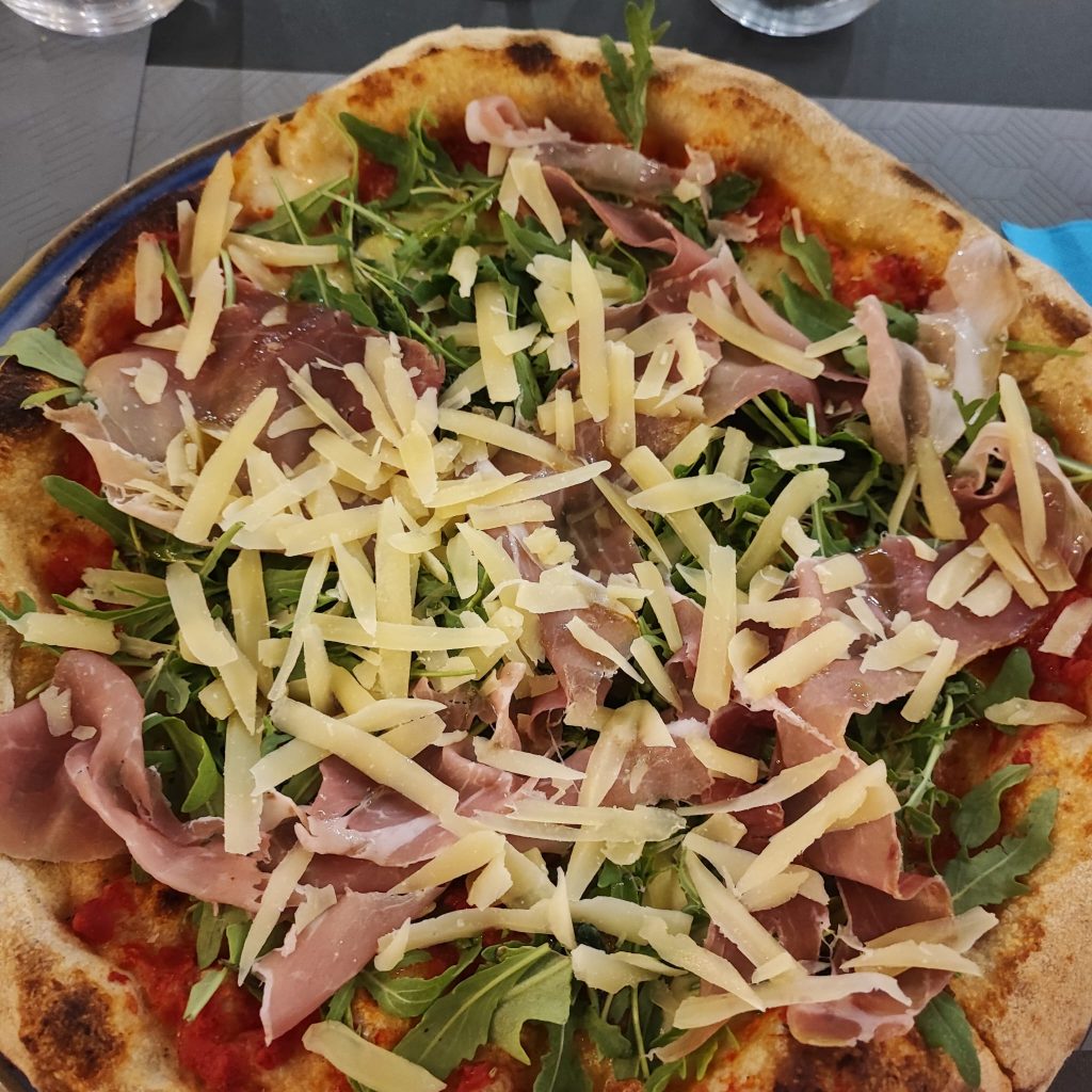 Pizza margherita, in aumento il prezzo a causa dell’inflazione