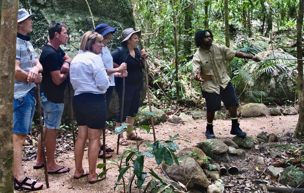 Bando guida turistica 2025, come partecipare e i requisiti necessari