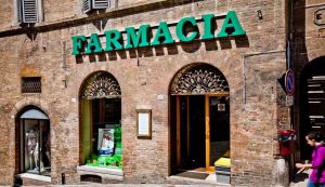 Si dovrà pagare l'ingresso in farmacia