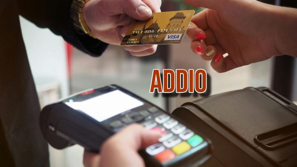 “Pago con carta” “Non penso proprio” | Dall’1 giugno 2025 è abolito per sempre il bancomat: fine della pacchia