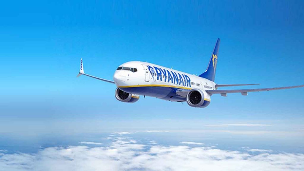Ryanair da pazzi: ora devi pagare 116€ di tassa fissa prima di imbarcarti | Di low cost è rimasto solo il low