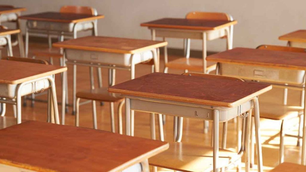 Terremoto nel Ministero dell’Istruzione: “1000€ di tassa di iscrizione a studente” | La scuola diventa roba per ricchi