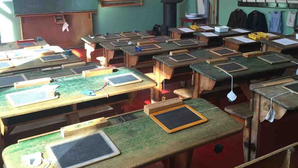 Ministero dell’Istruzione ha deciso: “SCUOLE CHIUSE GIÀ A MAGGIO” | Sarà la prima volta nella storia