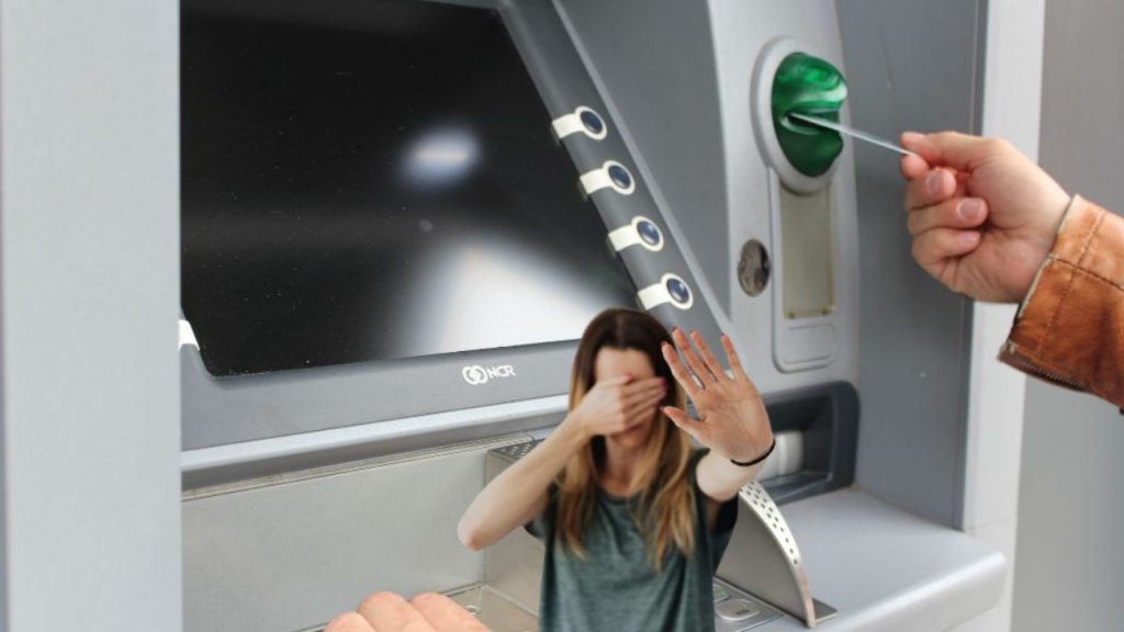 Addio al bancomat come lo conoscevamo