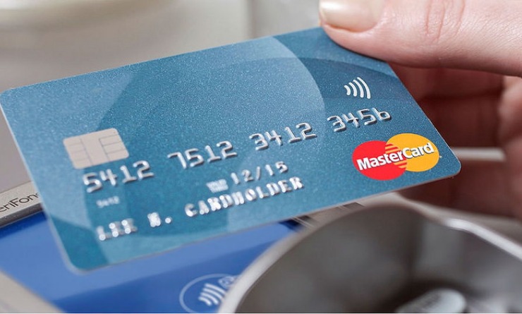 Oltre i 10000 euro si paga con le carte