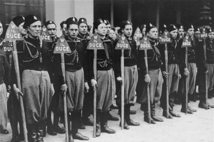 Attenzione ai rigurgiti neo fascisti