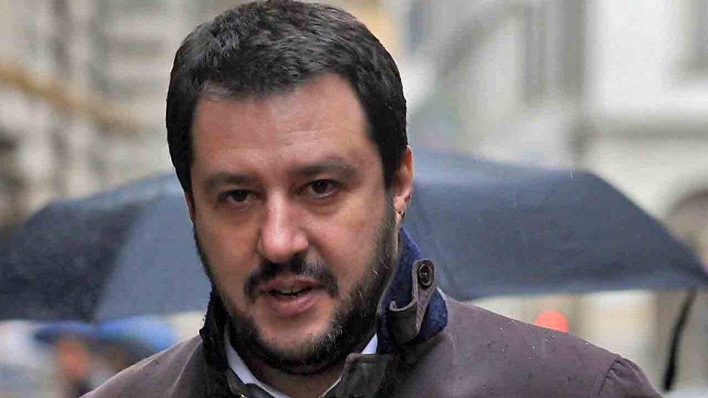 UFFICIALE: Salvini ci lascia a piedi, vietate per sempre le auto diesel | Da domani finisce un’epoca