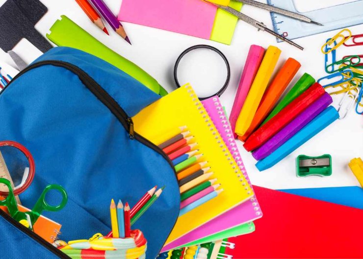Zaino e cancelleria per la scuola