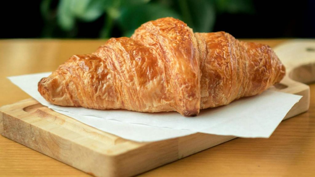Ultim’ora BAR: ufficiale l’accisa su tutti i cornetti | Costeranno come se fossero oro: diventati intoccabili