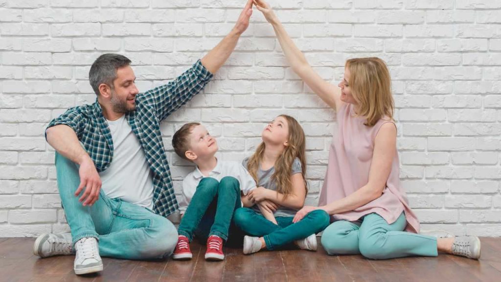 Famiglia felice con figli