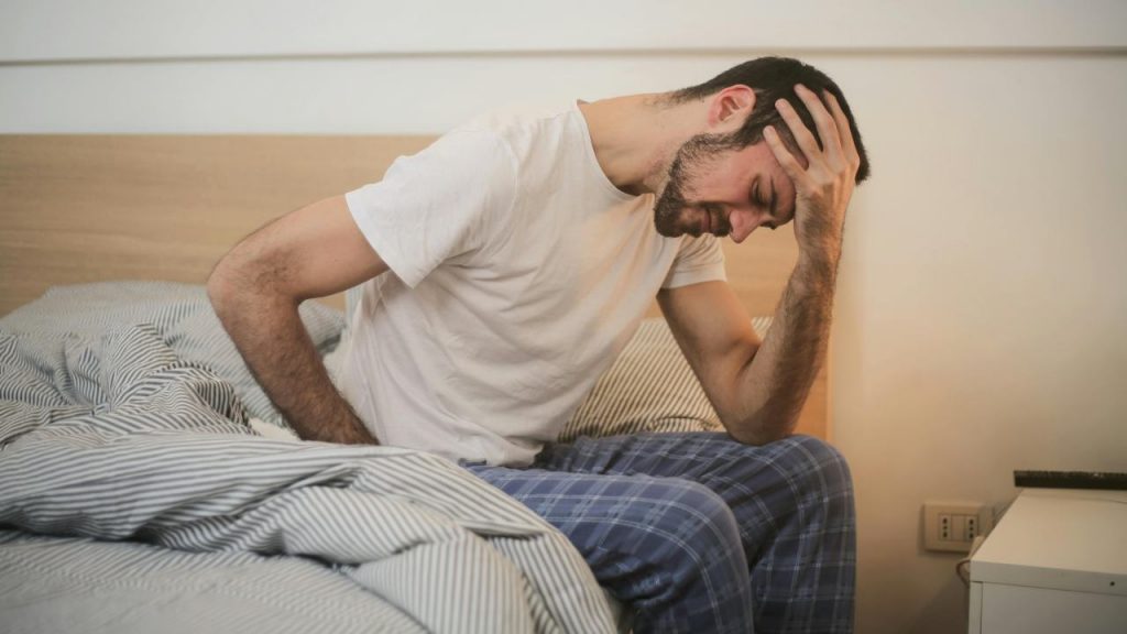 Ultim’ora: addio ai giorni di malattia | Non te li concedono più: devi schiattare di dolore e farti coraggio