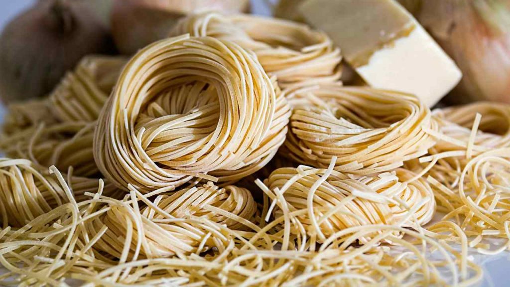 Ultim’ora: inventata la pasta che ti fa dimagrire | Altro che barrette proteiche: ti sfondi e non prendi una libbra