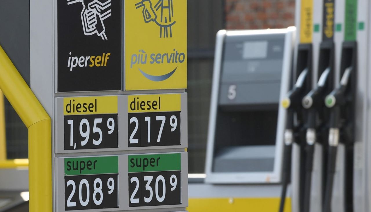 Benzina in Autostrada (web) - Infoiva.it