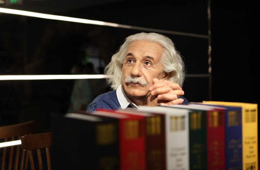 einstein relatività