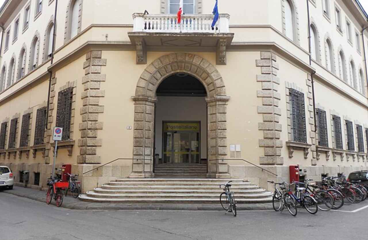 ingresso ufficio postale