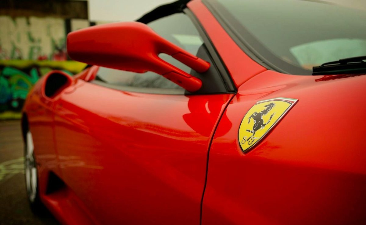 Ferrari, spunta il modello alla portata di tutti | Possono comprarla anche i “comuni mortali”
