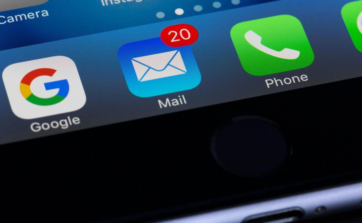 Email, l’ultima truffa sta facendo una strage | Finta multa a nome PagoPA: la frase nell’oggetto può salvarti il conto