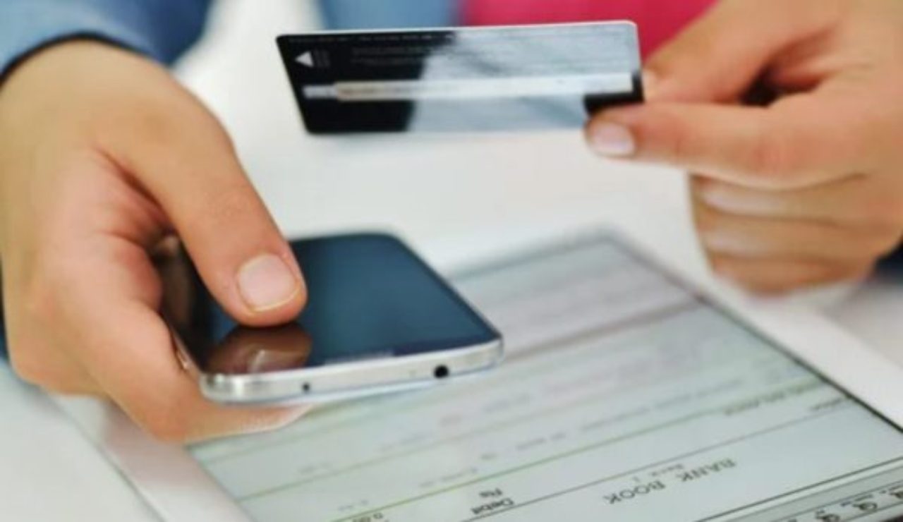 Conto Corrente, non lo sai ma ti spetta un risarcimento | La tua banca ti deve dei soldi: sarà il Natale più ricco di sempre