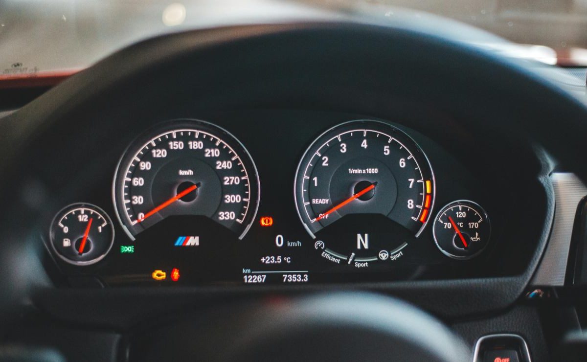 Auto, ecco la spia più pericolosa di tutte | Non riguarda alcun malfunzionamento: ma se si accende stai rischiando la vita