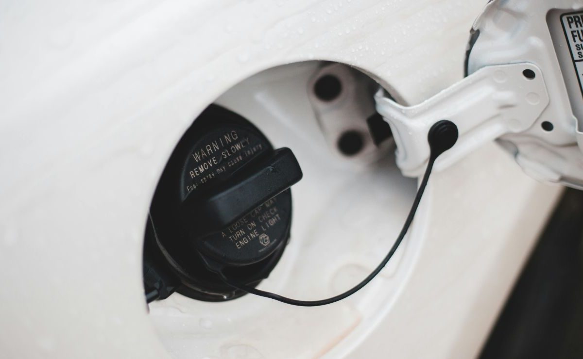 Zucchero nel carburante, ecco cosa succede se provi a farlo | Il risultato è impensabile: non crederai ai tuoi occhi